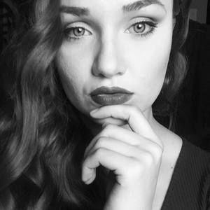 Meet your Posher, Caela